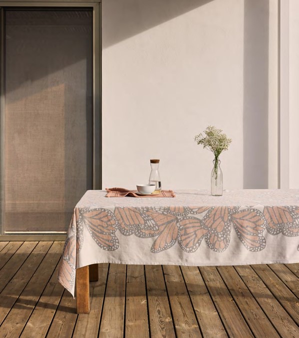 Silken Spread Table Linen