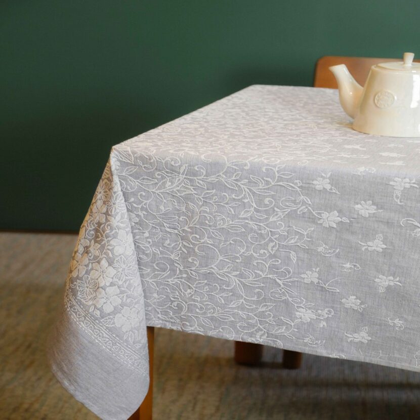 Royal Setting Table Linen