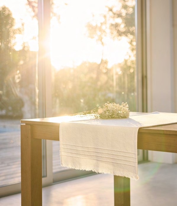 Right Runner Table Linen